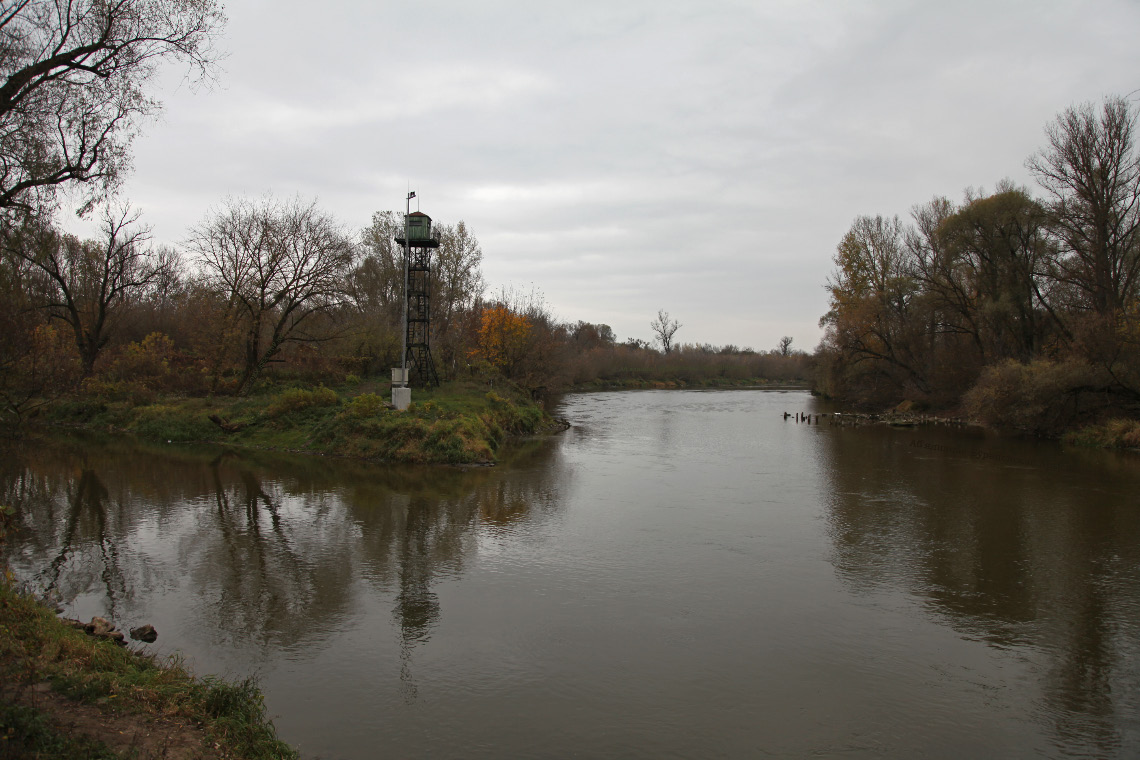 Mukhavets River flowing into right bank Bug River